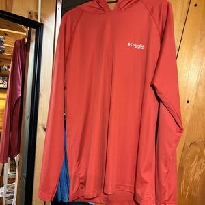 Long sleeve pink Columbia shirt with hood.